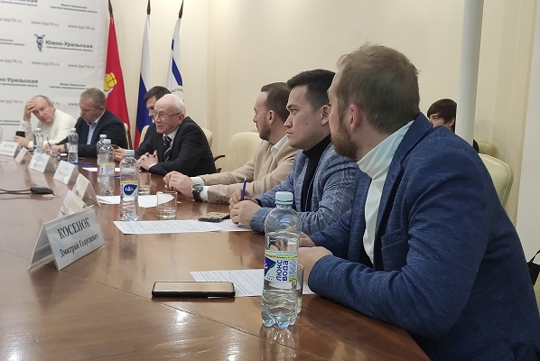 Рабочие моменты деловой встречи.jpg
