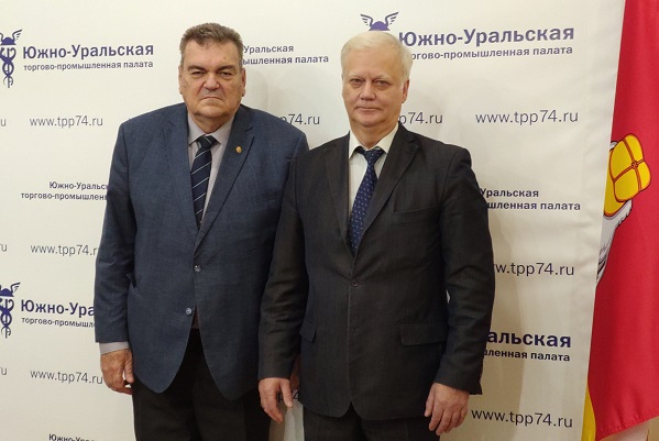 Советник по образованию и науке Посольства Республики Куба в России г-н Густаво Хосе Кобрейро Суарес и первый вице-президент ЮУТПП Игорь Аристов.jpg