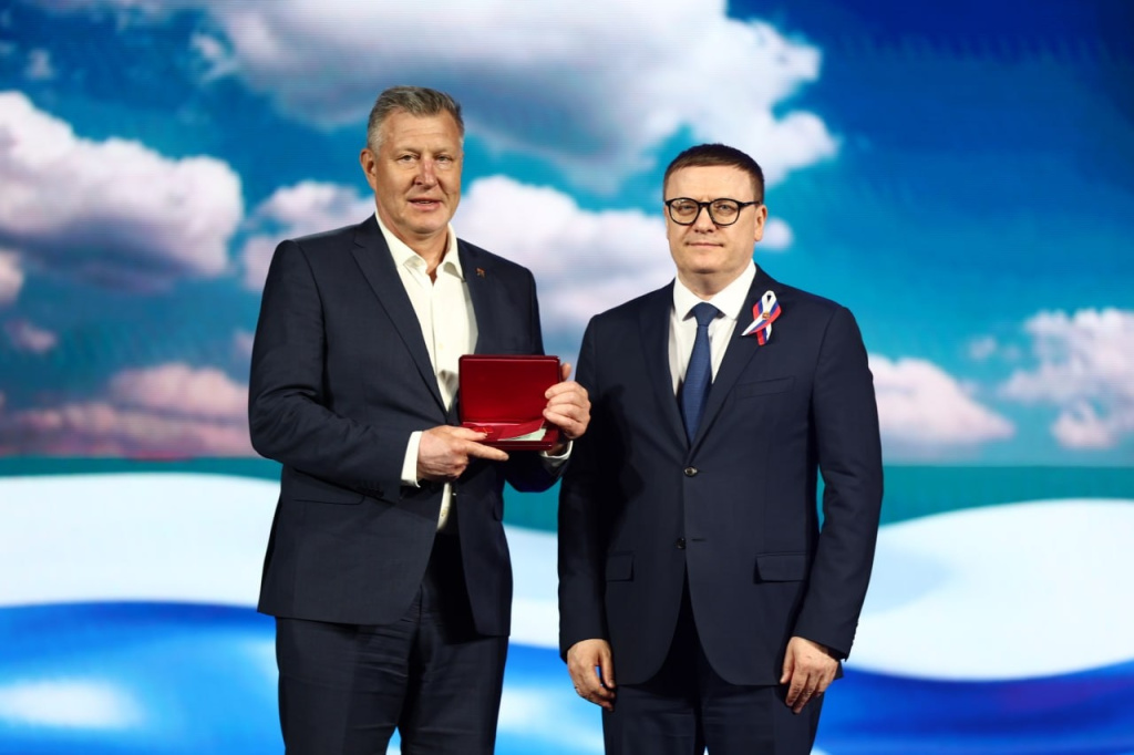 Вручение ордена А.Невского.jpg